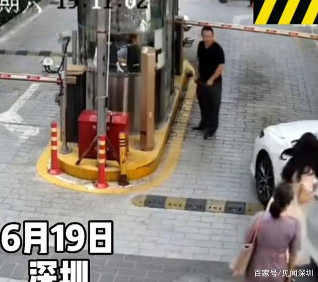 又是油門當(dāng)剎車，深圳女司機(jī)剛啟動就撞翻崗?fù)?，女保安員骨折受傷